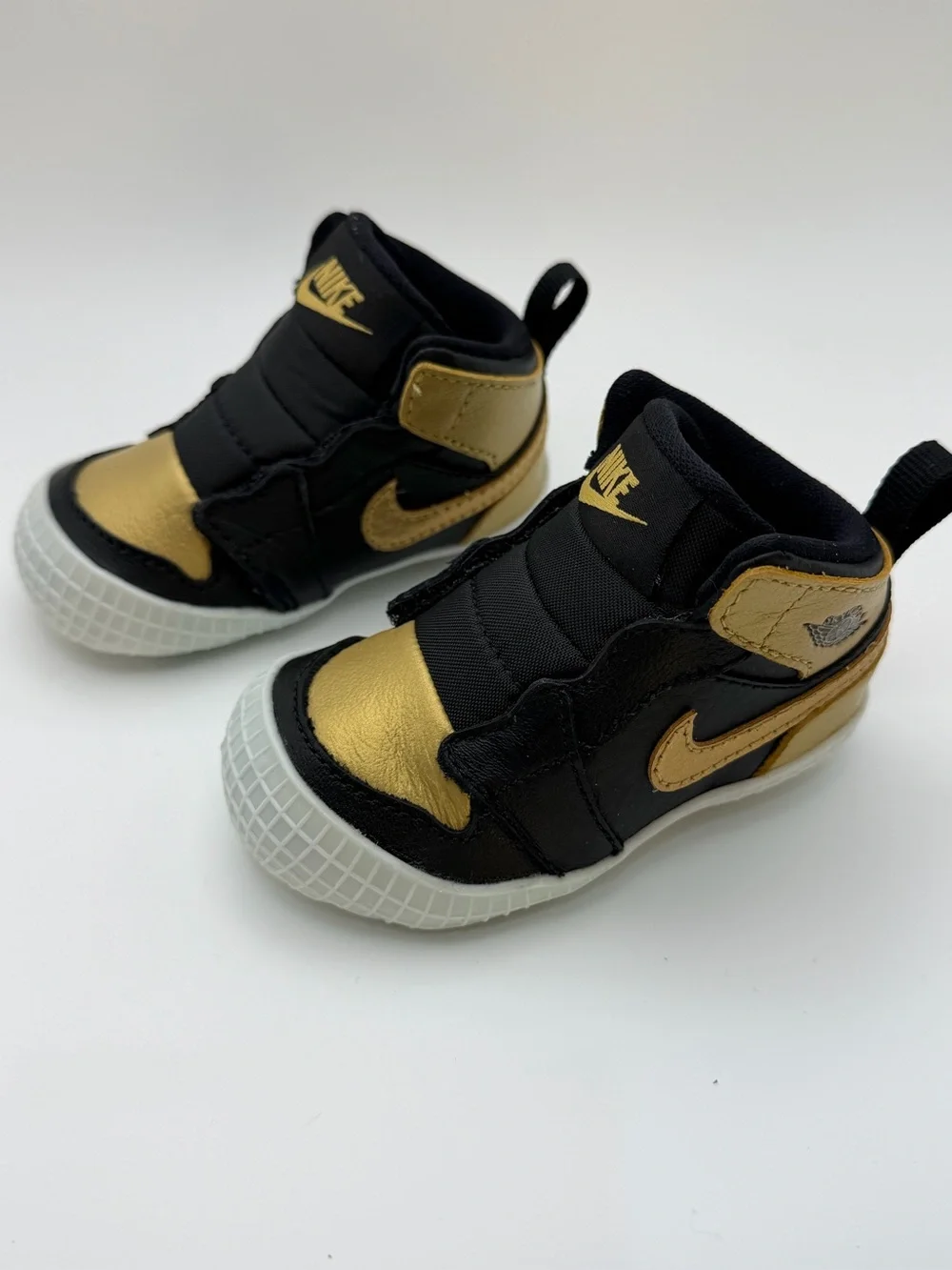 🚼 New Infant Jordan 1 Retro High OG Black Metallic Gold Size 3C
